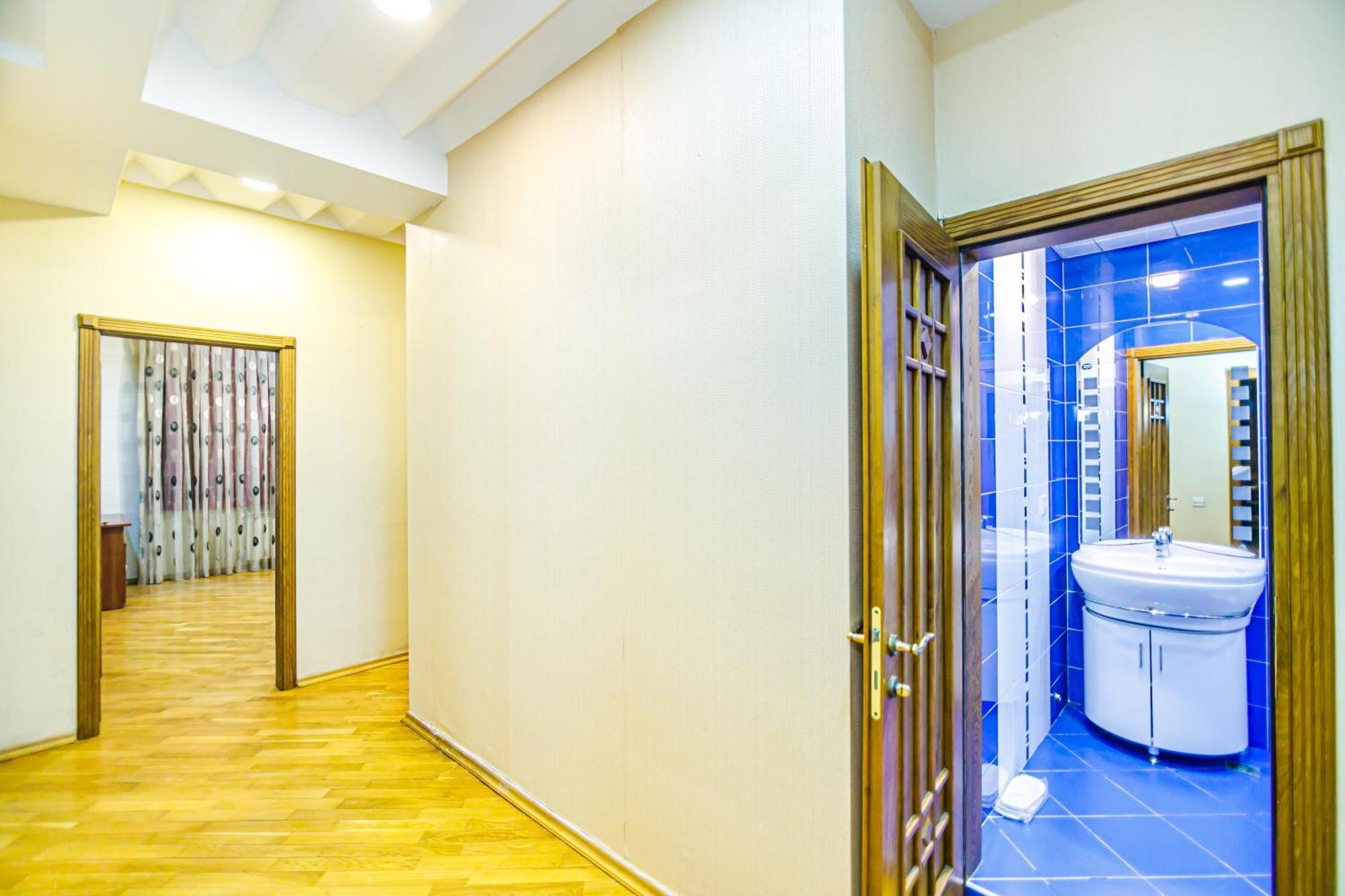 Nizami Apartment By Baku Housing Bagian luar foto