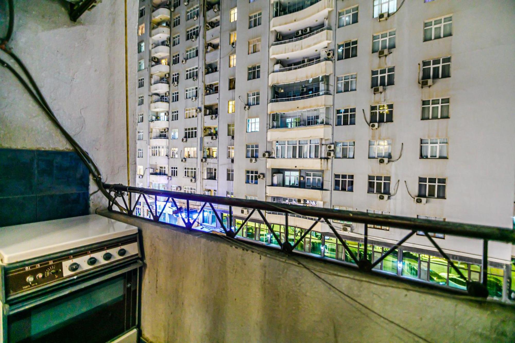 Nizami Apartment By Baku Housing Bagian luar foto