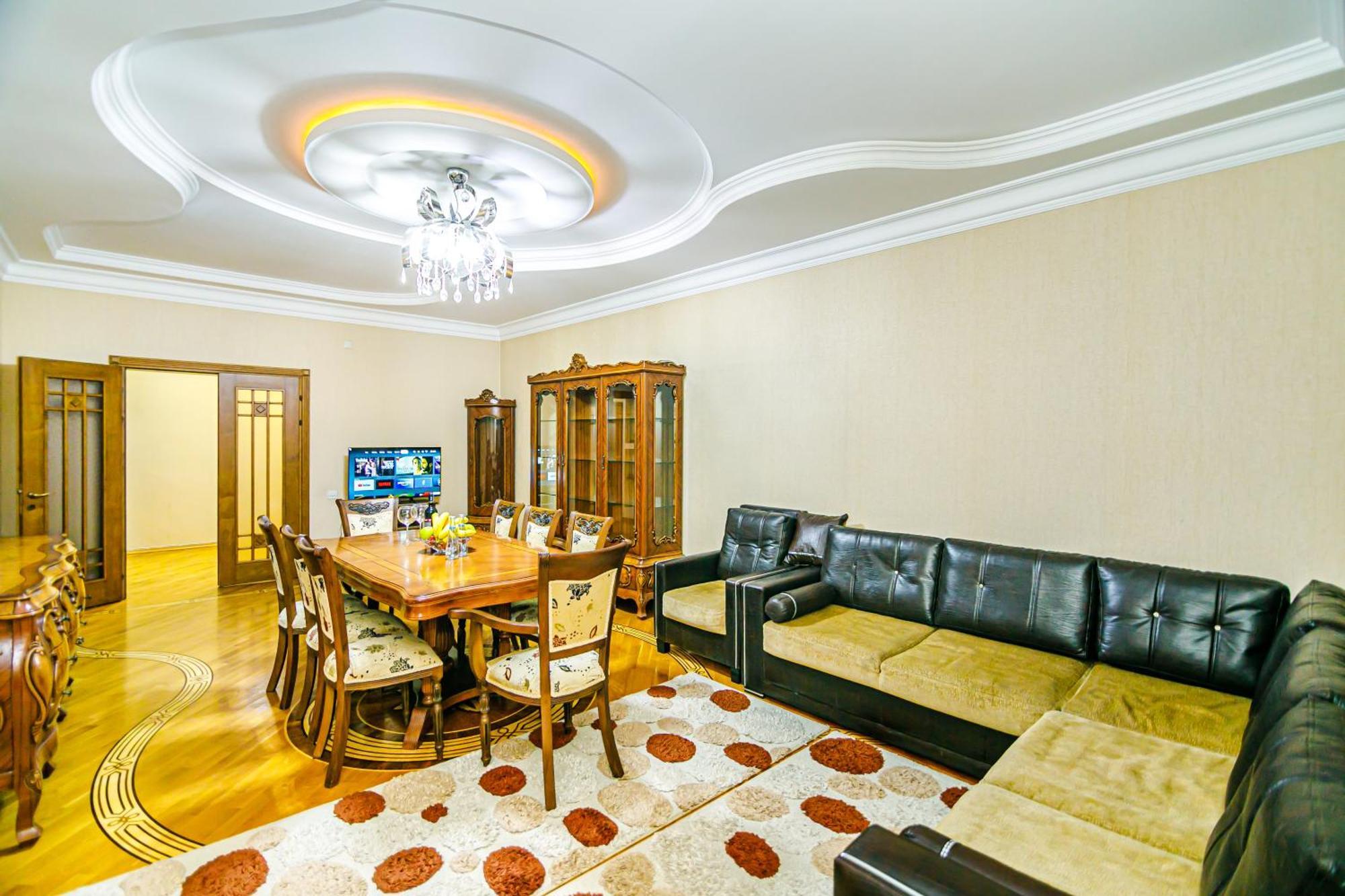 Nizami Apartment By Baku Housing Bagian luar foto