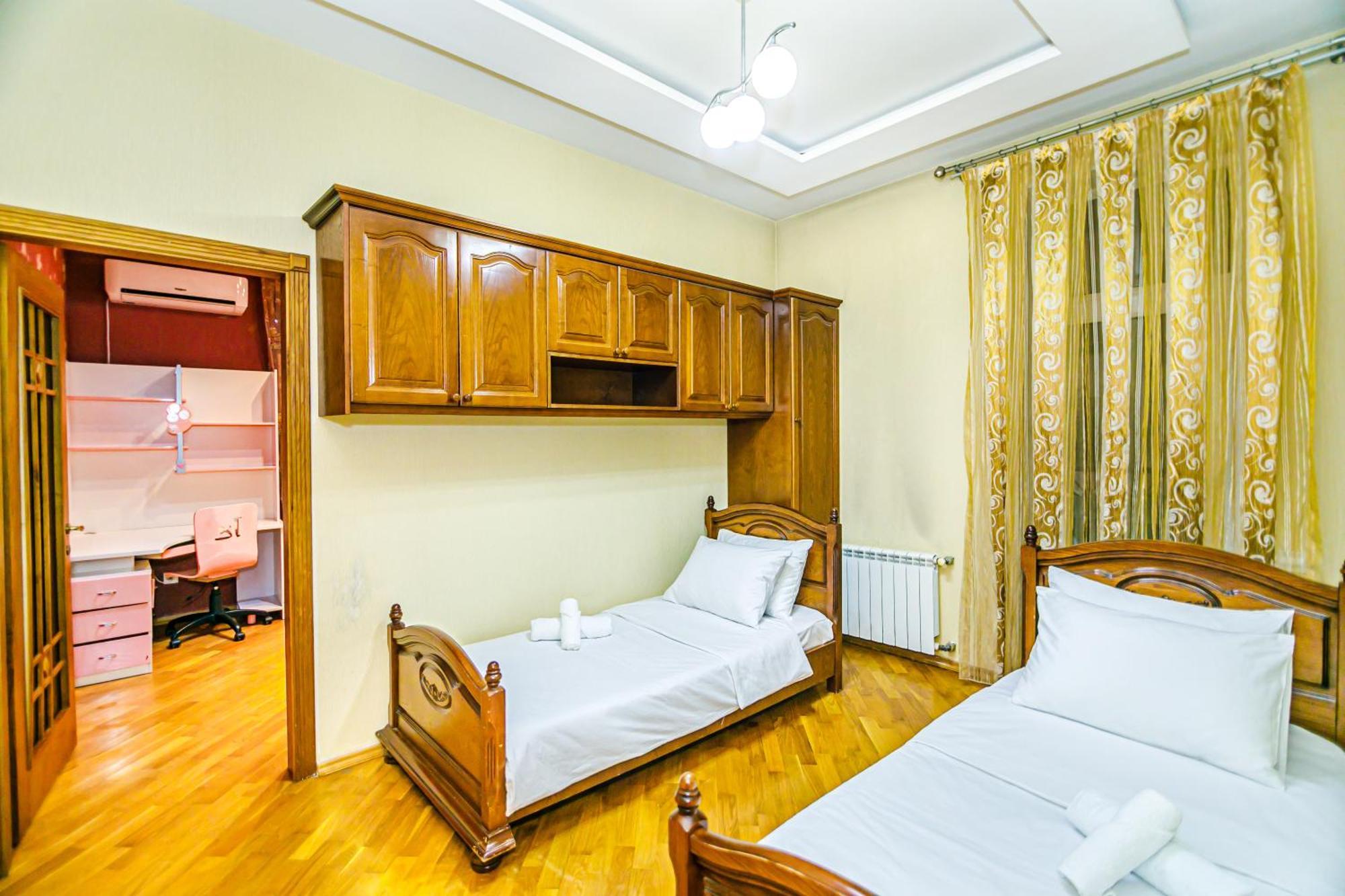 Nizami Apartment By Baku Housing Bagian luar foto