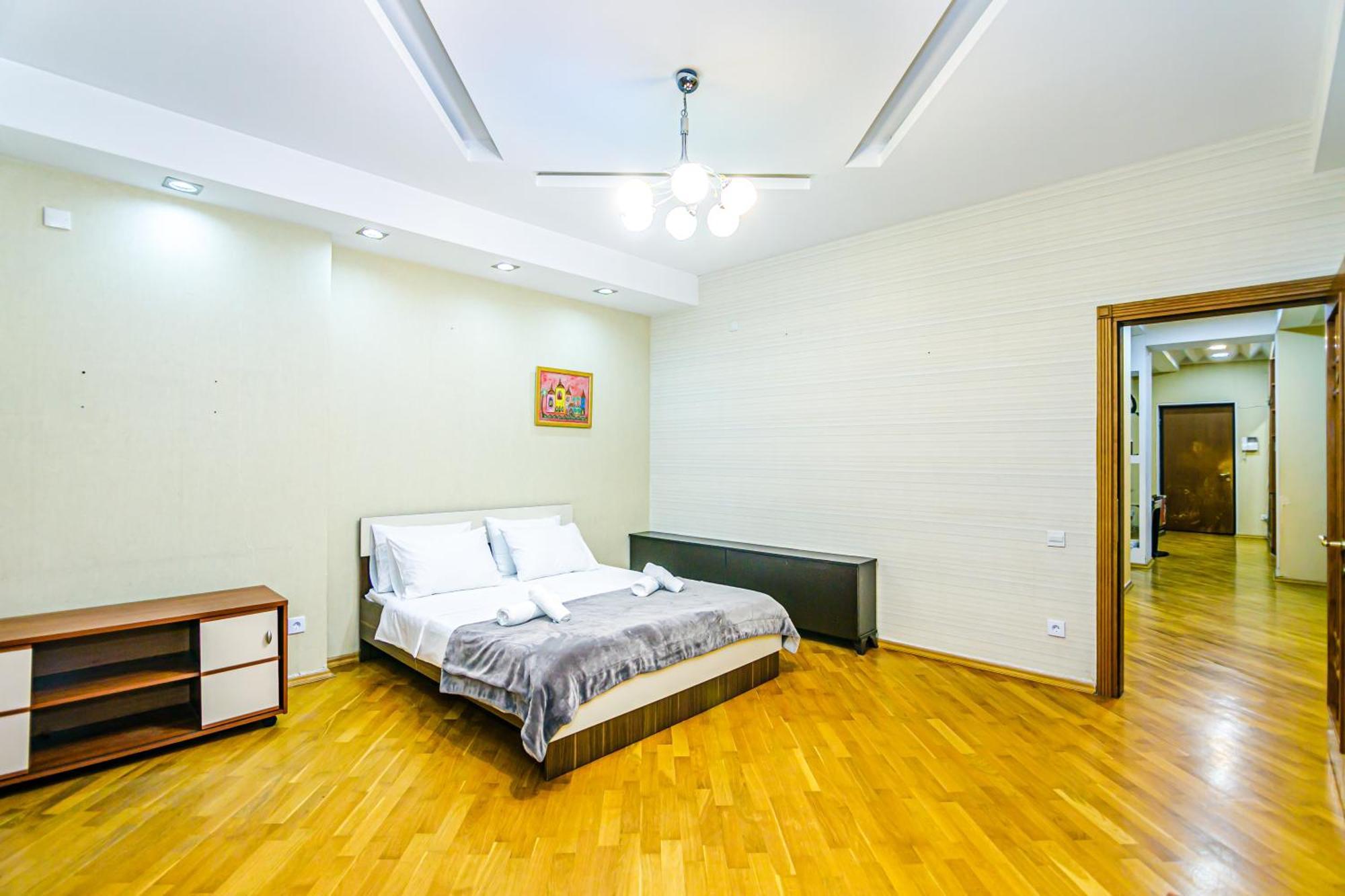 Nizami Apartment By Baku Housing Bagian luar foto