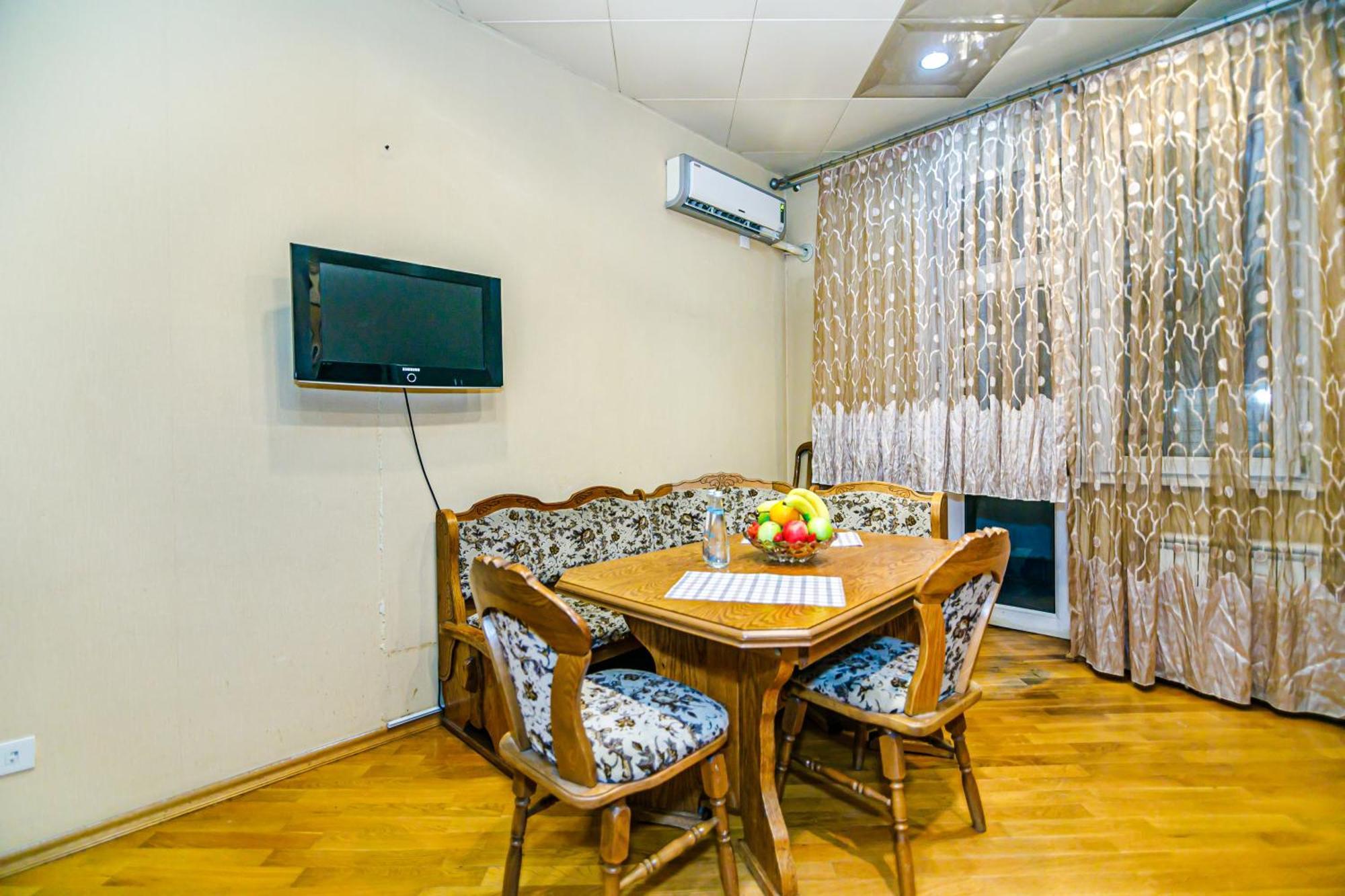 Nizami Apartment By Baku Housing Bagian luar foto
