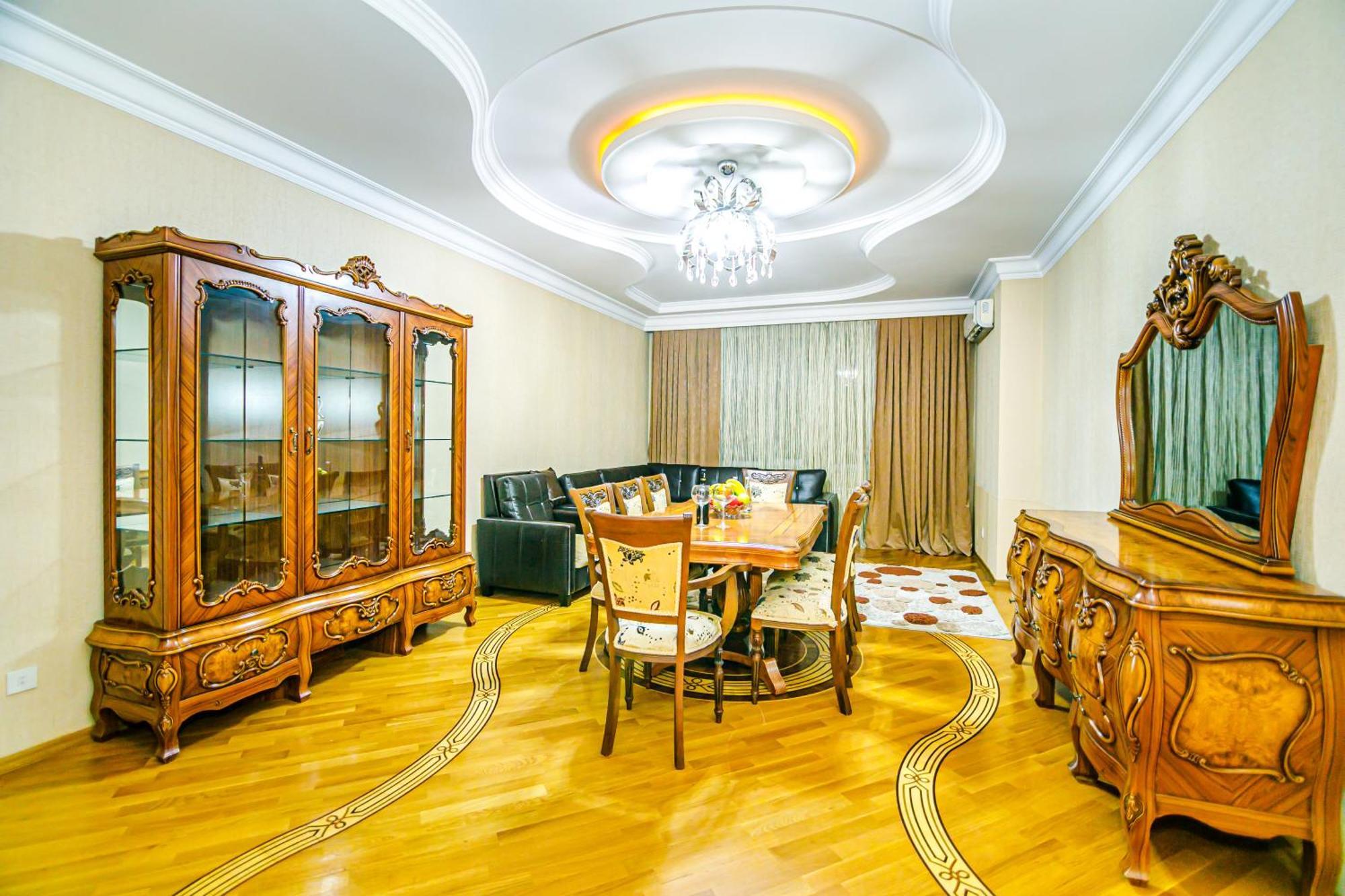 Nizami Apartment By Baku Housing Bagian luar foto